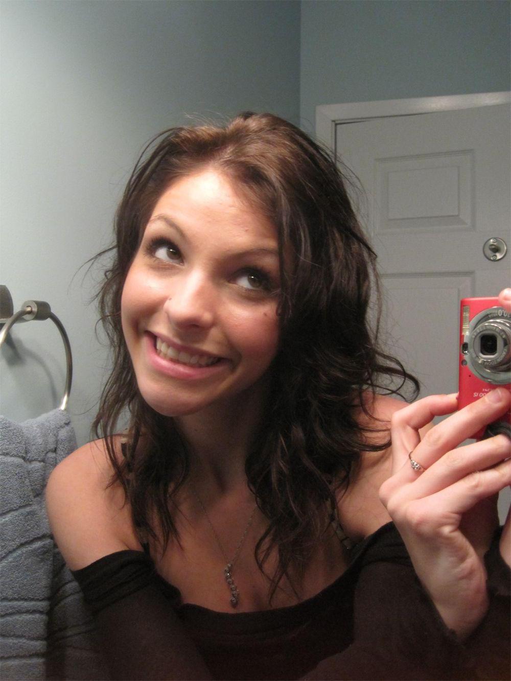 15P Pictures of Fuckable Lola taking sexy pics of herself
