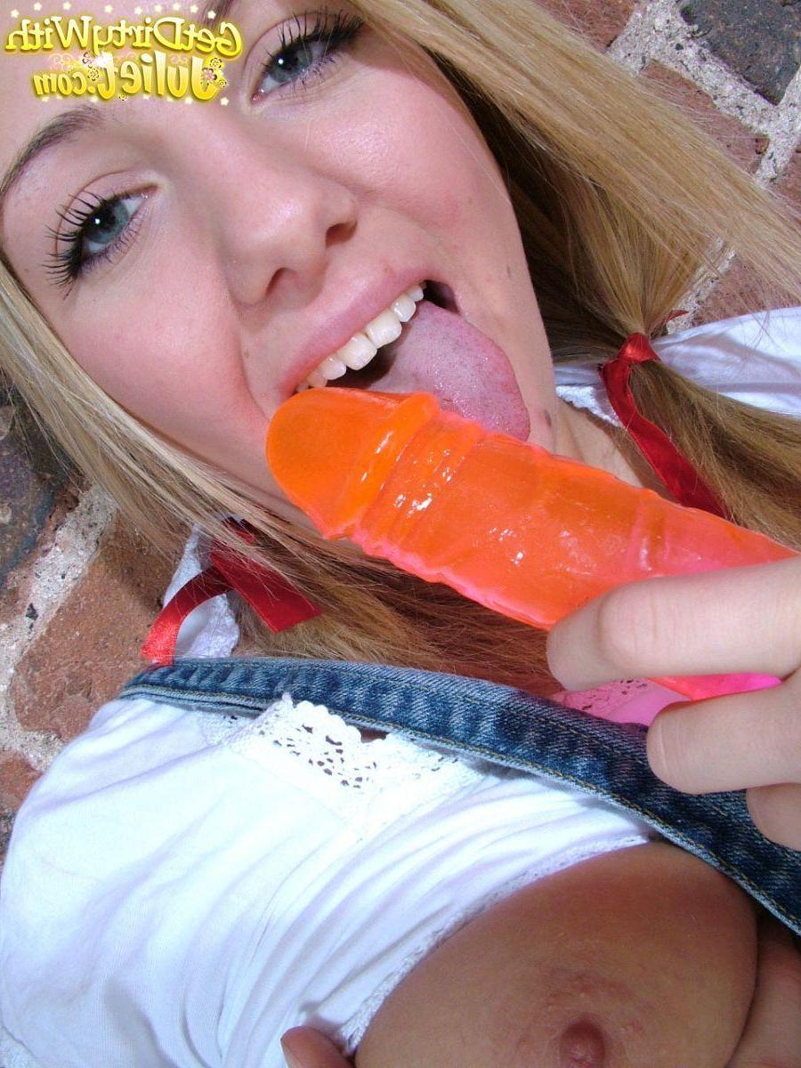 16P Pictures of Get Dirty With Juliet sucking on her sex toy