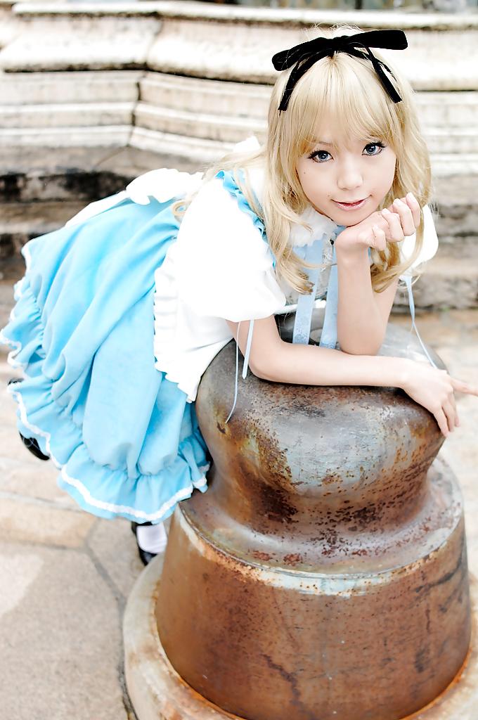 25P Japanese Cosplay Girls II