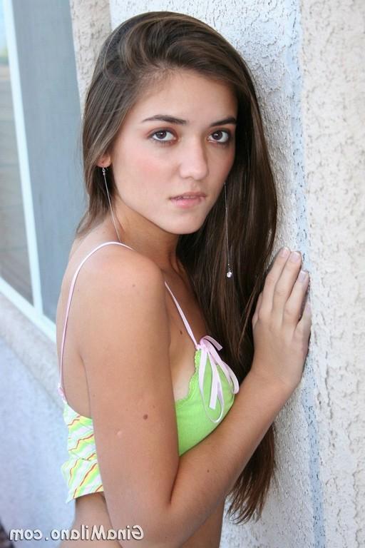 18P Pictures of teen girl Gina Milano teasing with her hot body