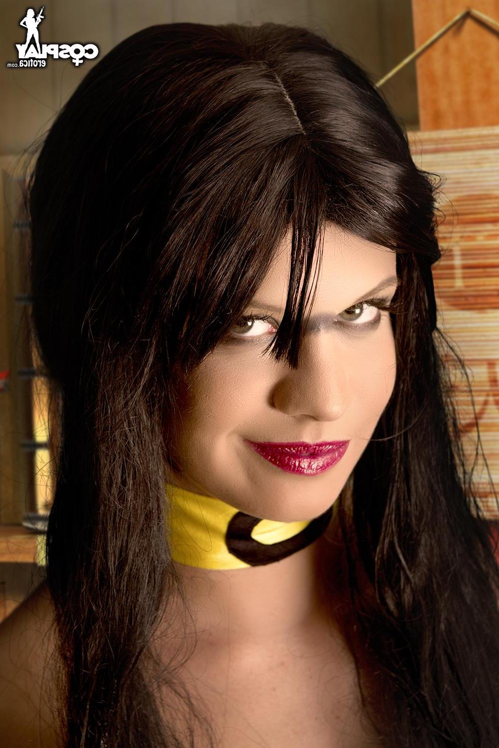 12P Hot model Ginger dresses up as Tanya from Mortal Kombat