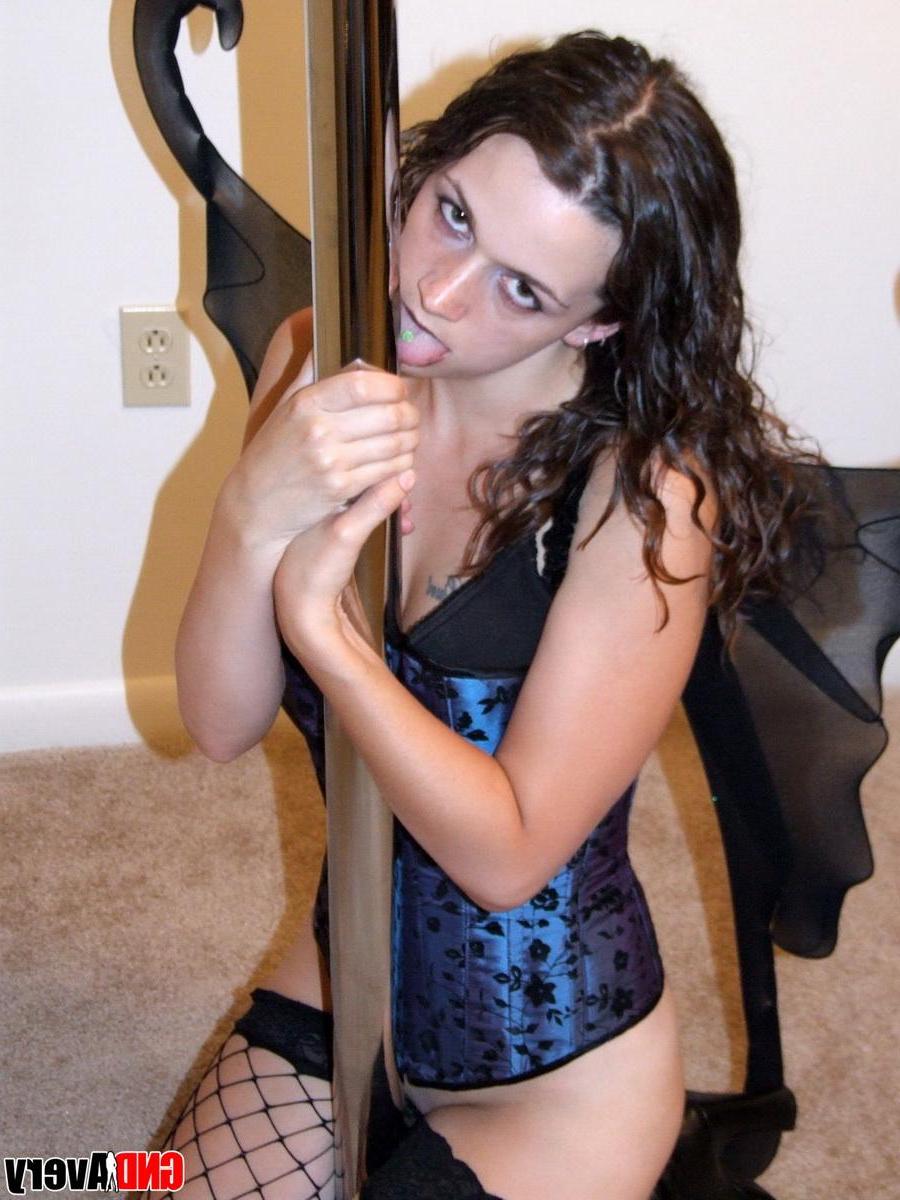 12P Avery shows off her goth side as she dresses up a sexy gothic angel
