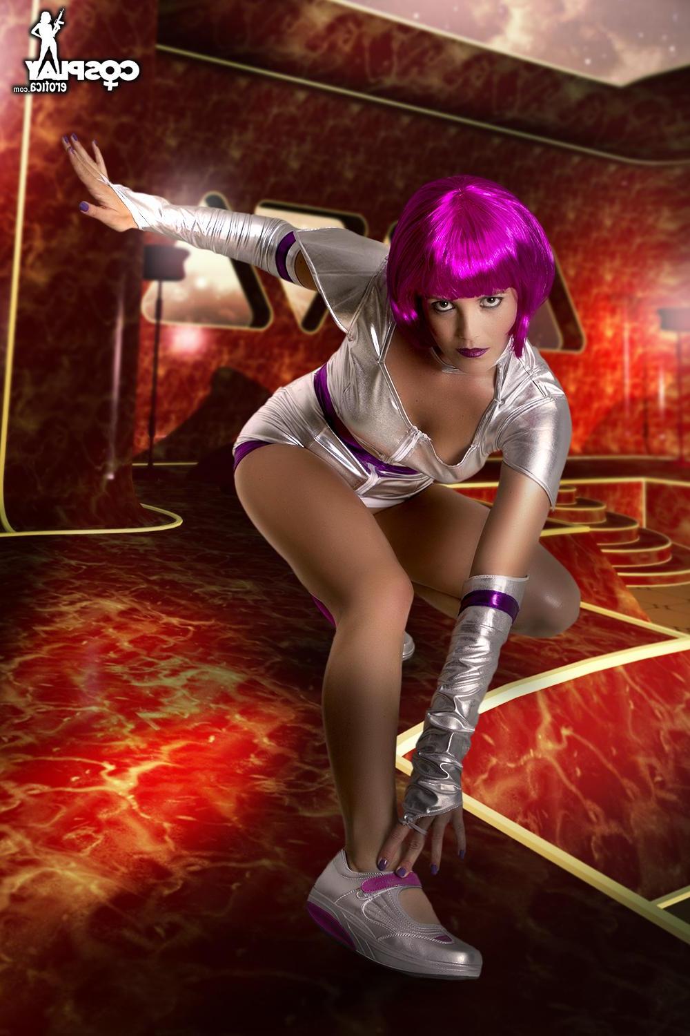 12P Cosplay hottie Gogo exposes her hot body in costume