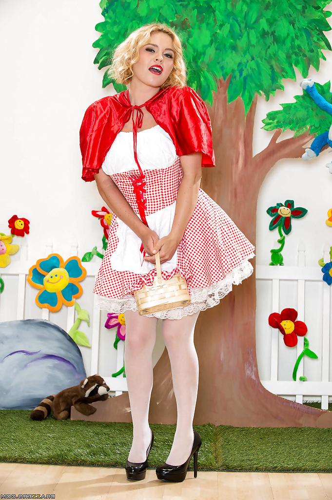 16P Gorgeous blondie Krissy Lynn gets rid of her cosplay outfit and lingerie