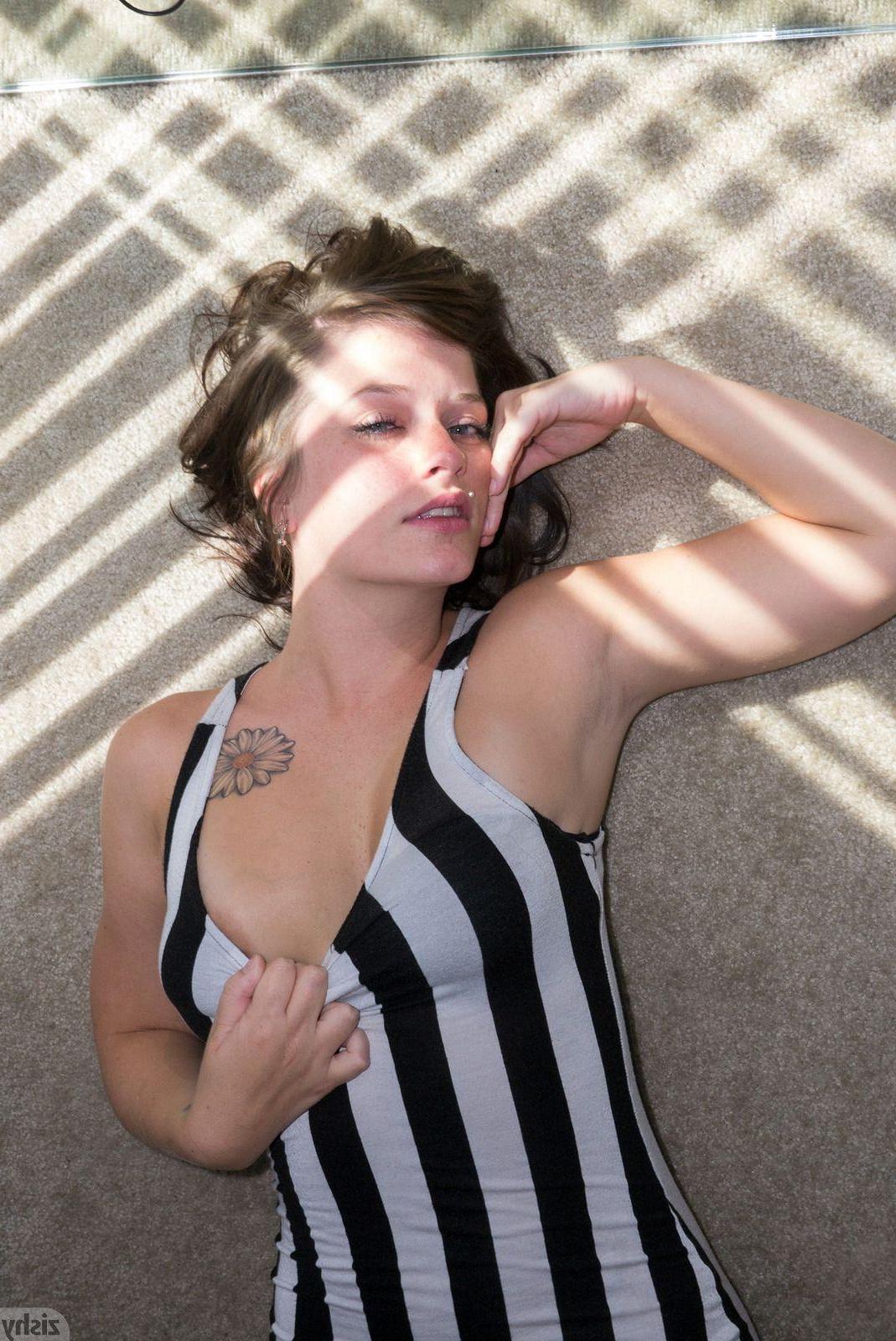 12P Hannah Kinney teases in her sexy black and white striped dress