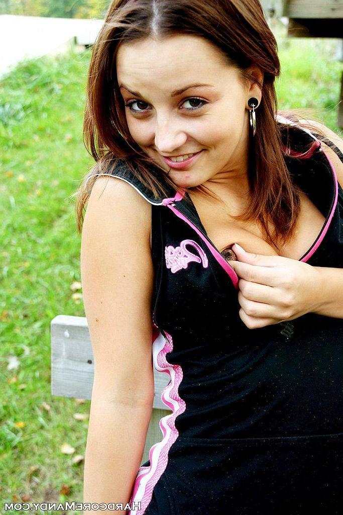 16P Pictures of teen cutie Hardcore Mandy getting naked in the forest