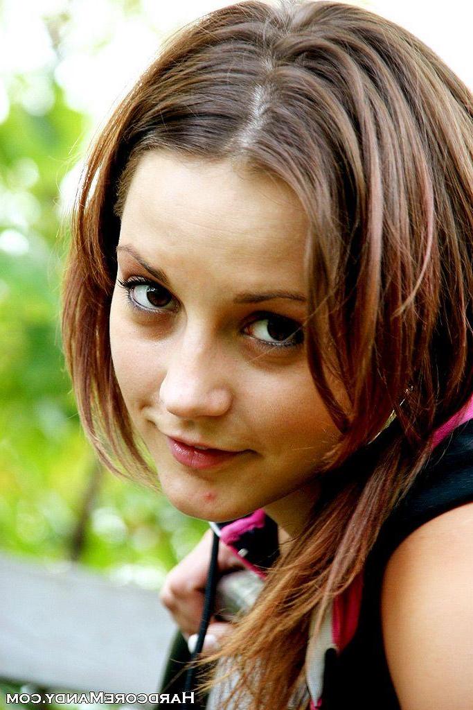 16P Pictures of teen cutie Hardcore Mandy getting naked in the forest