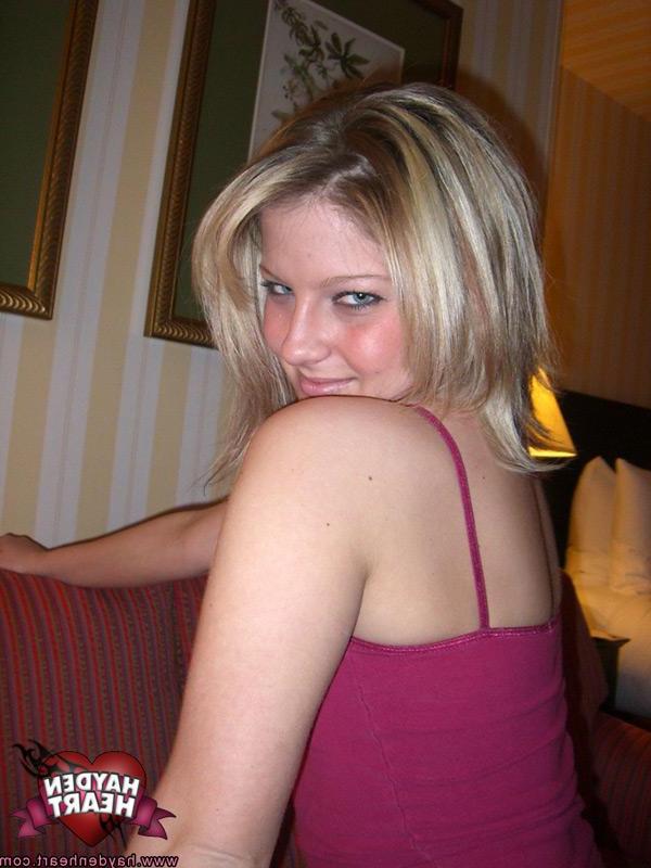 16P Pictures of Hayden Heart showing her body to the camera