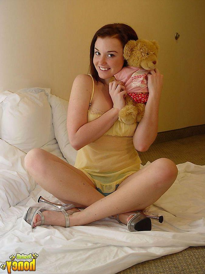 20P Pictures of teen amateur Heidi being your naughty little slut
