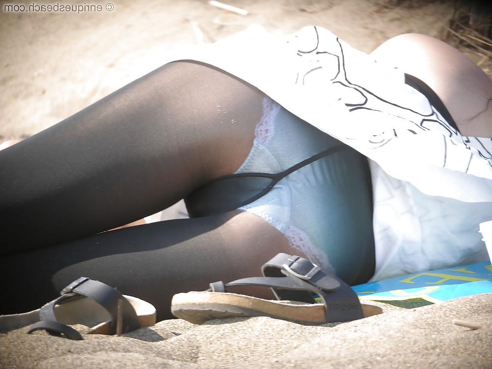 18P Candid Amateur Pantyhose