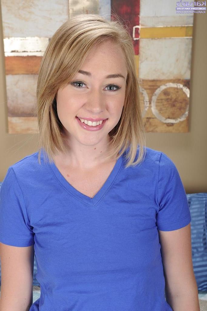15P Girl next door Iggy Amore slides down her panties to show you her tight pussy