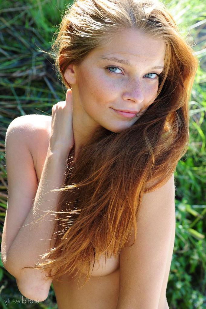 16P Beautiful redhead teen Indi shows you her stunning body outside