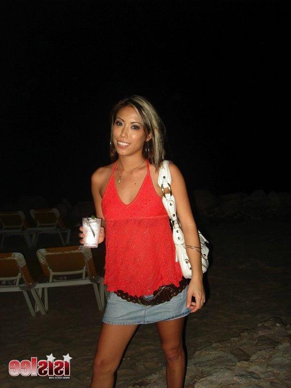 16P Pictures of teen Isis Lee getting drunk outside