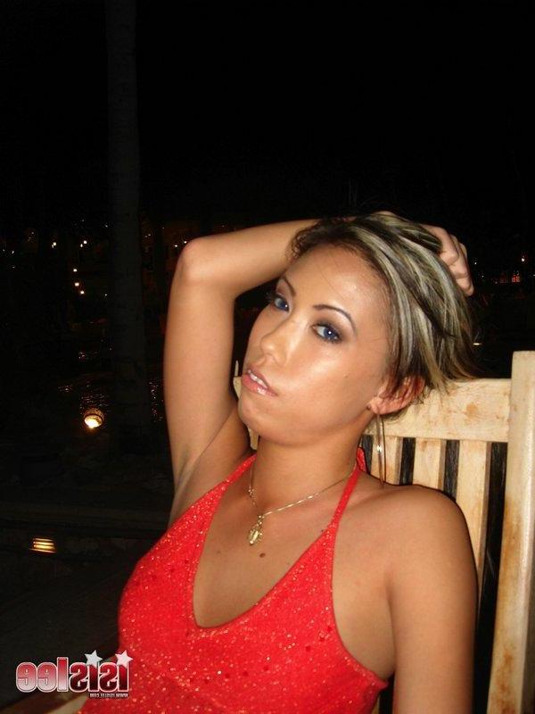 16P Pictures of teen Isis Lee getting drunk outside