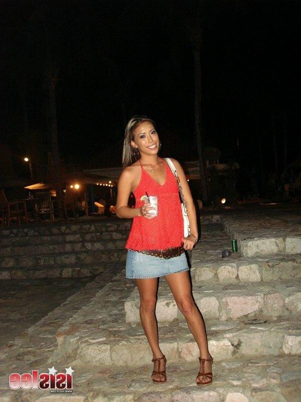 16P Pictures of teen Isis Lee getting drunk outside