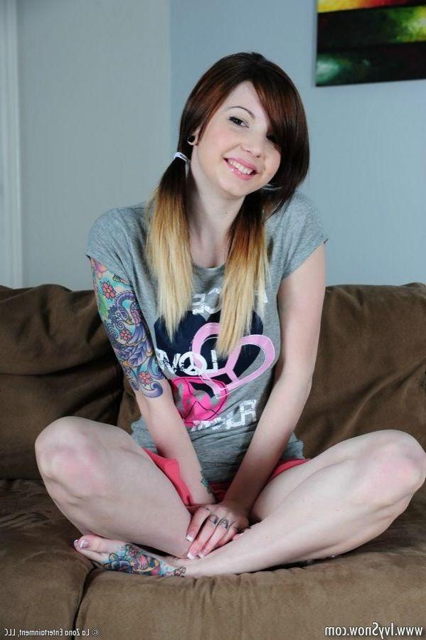 15P Pictures of teen cutie Ivy Snow playing with her hot fuckable body