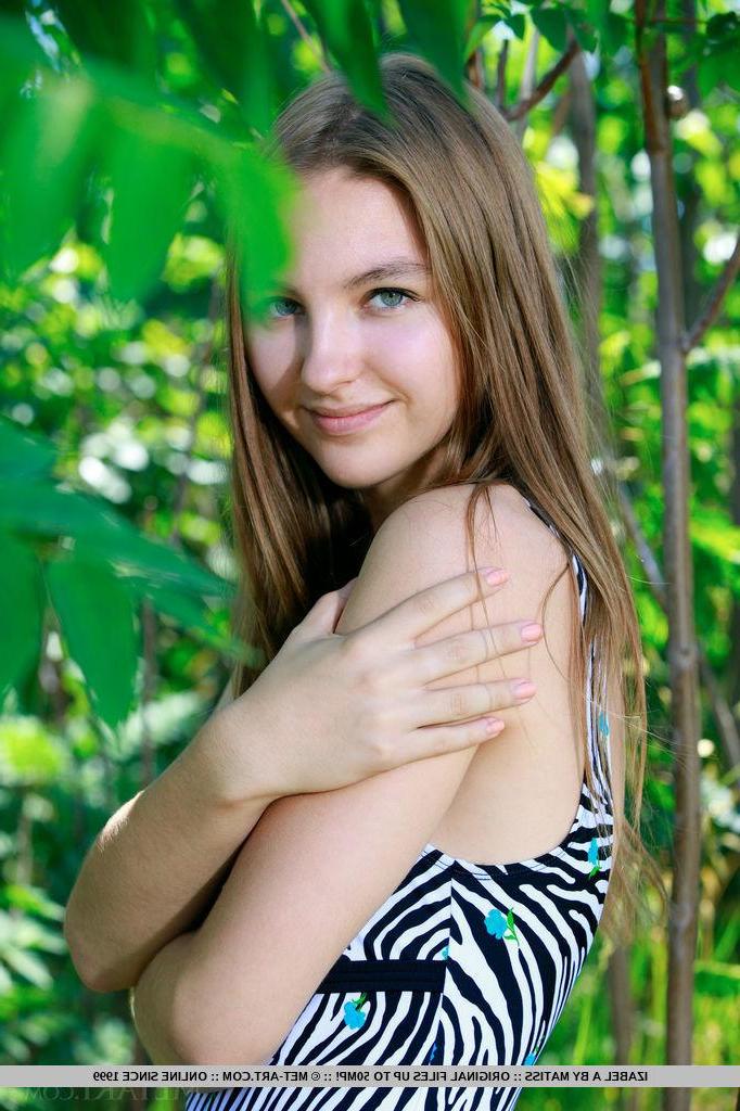 18P Brunette teen Izabel A strips naked outside for you