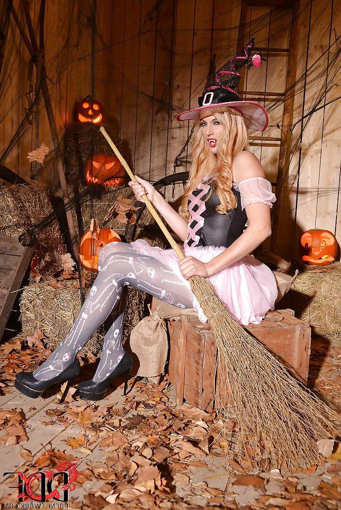 16P Steamy blonde babe in witch cosplay outfit revealing her goods