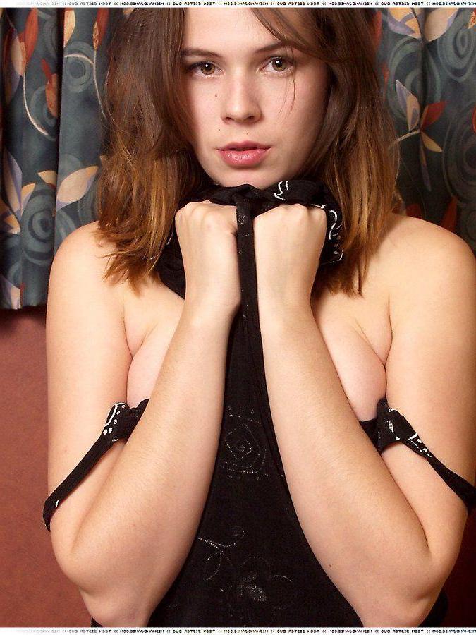 20P Pictures of Jamie slipping out of her dress
