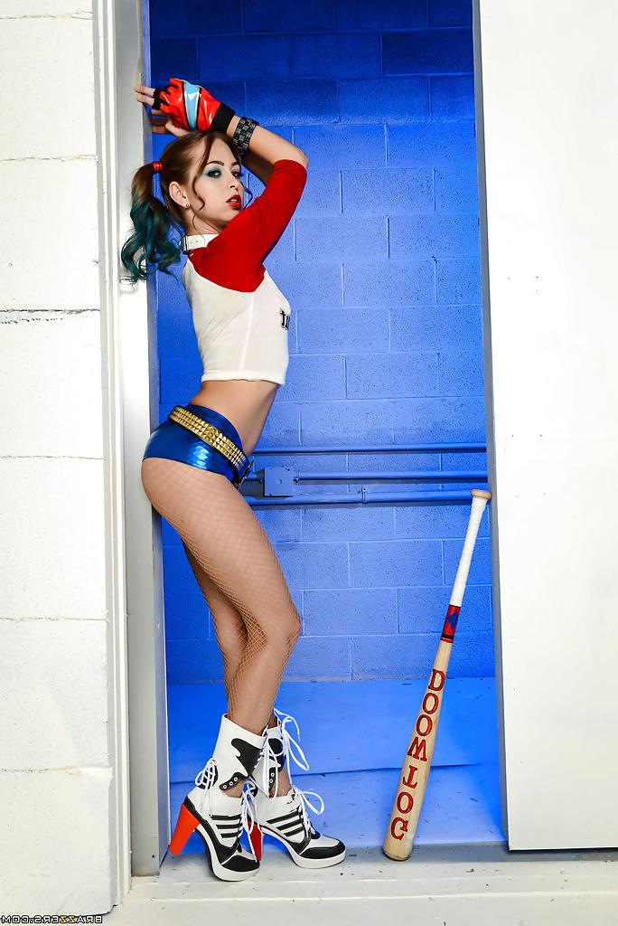 16P Leggy chick Riley Reid slips off shorts to masturbate in pigtails and heels