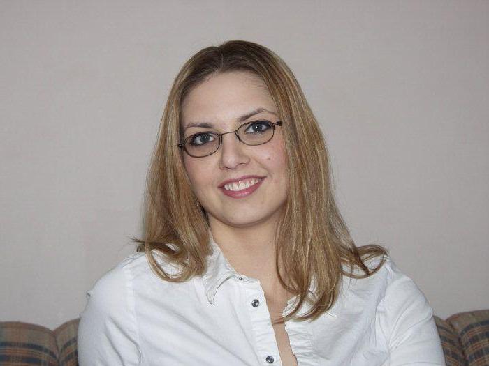 20P Pictures of teen Jennie Loves Sex waiting for you in bed
