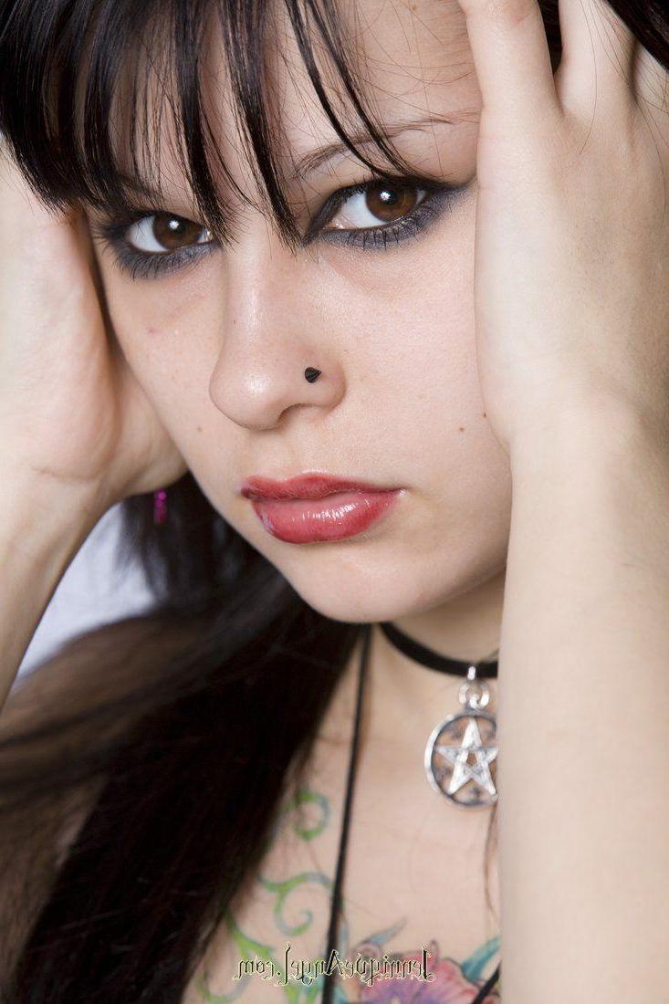 15P Pictures of Jennique Angel showing her hot busty goth body