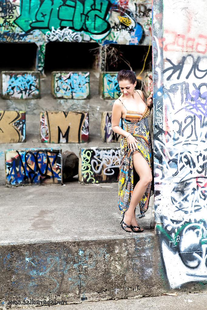 16P Roni has style and she knows how to pose naked against the wall