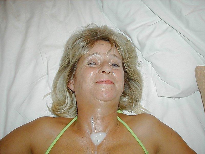 15P KarenKute is a great little milf