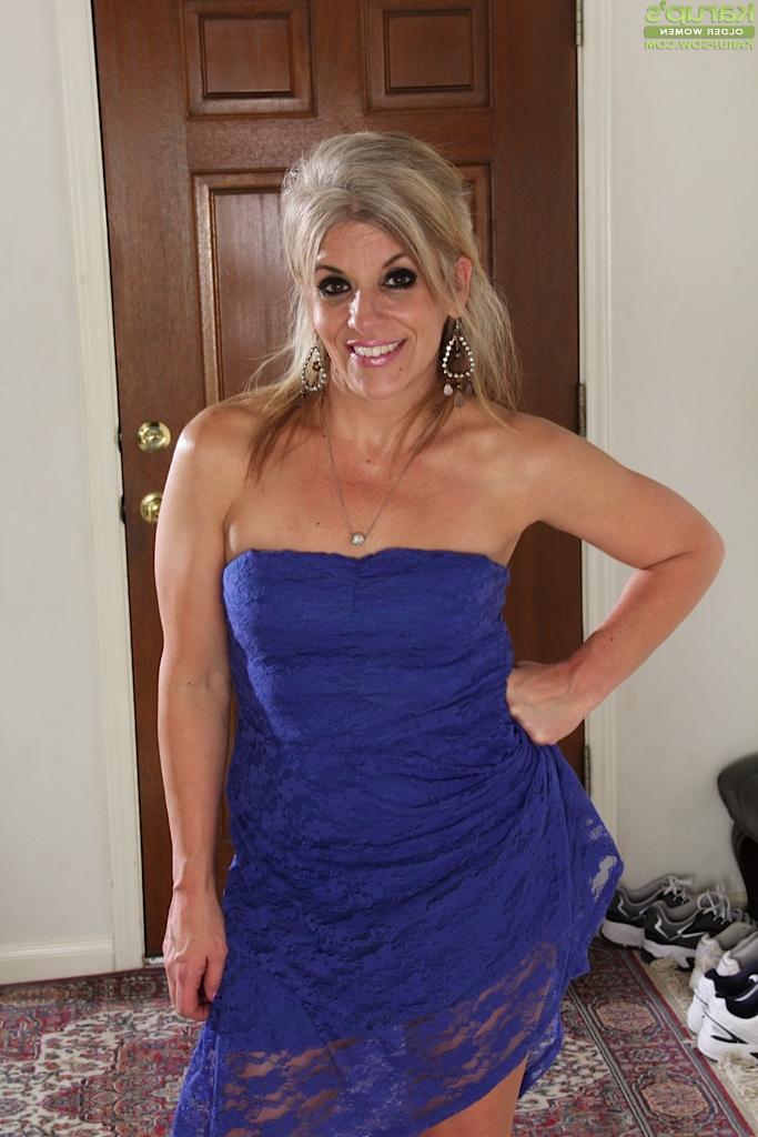16P Mature blonde Sierra Smith with tiny tits takes off her blue dress