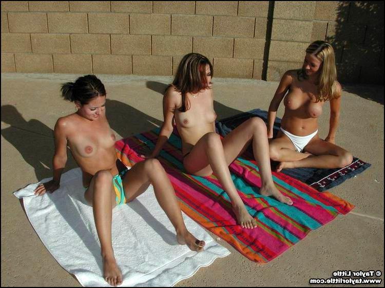 20P Pictures of Taylor Little having some fun in the sun with her friends