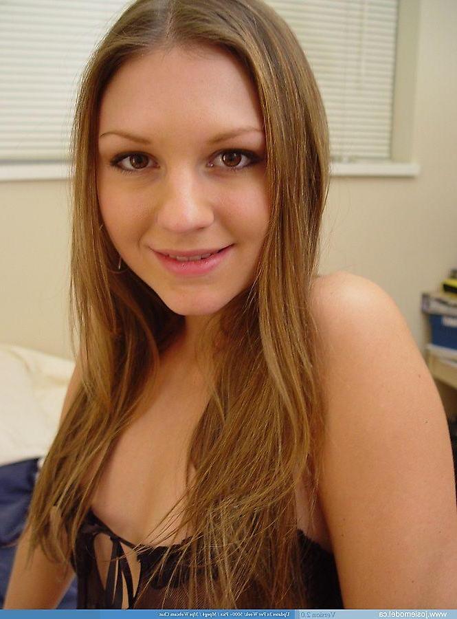 20P Pictures of teen star Josie Model dressed in sexy lingerie for you
