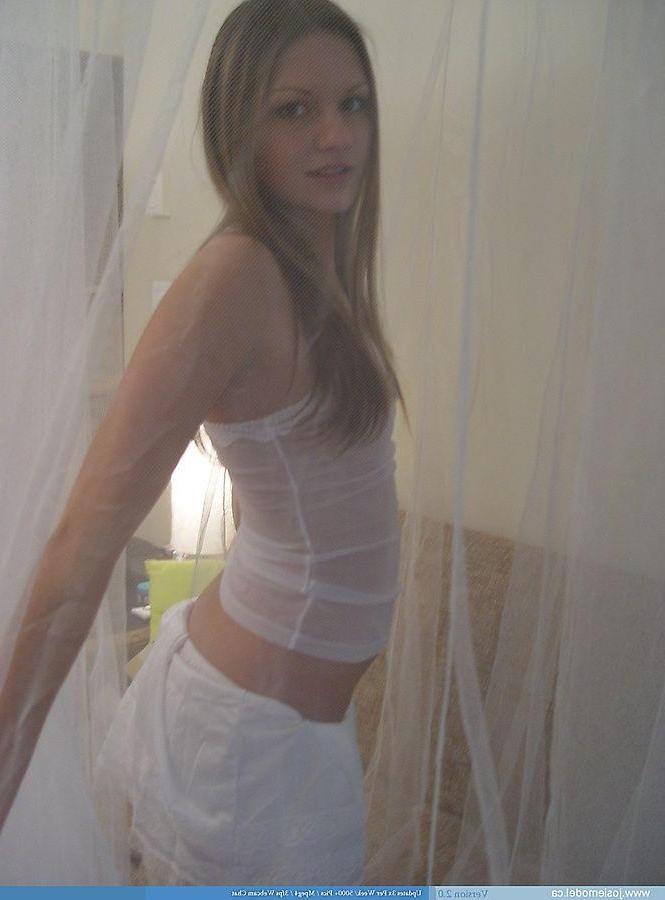 20P Pictures of teen cutie Josie Model waiting for you in the bedroom