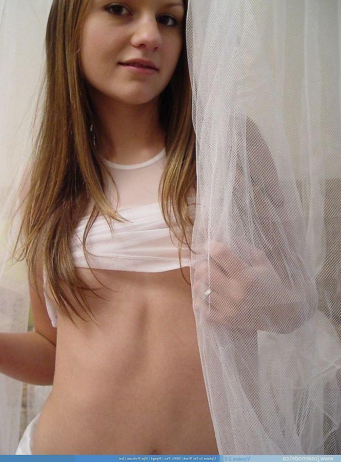 20P Pictures of teen cutie Josie Model waiting for you in the bedroom