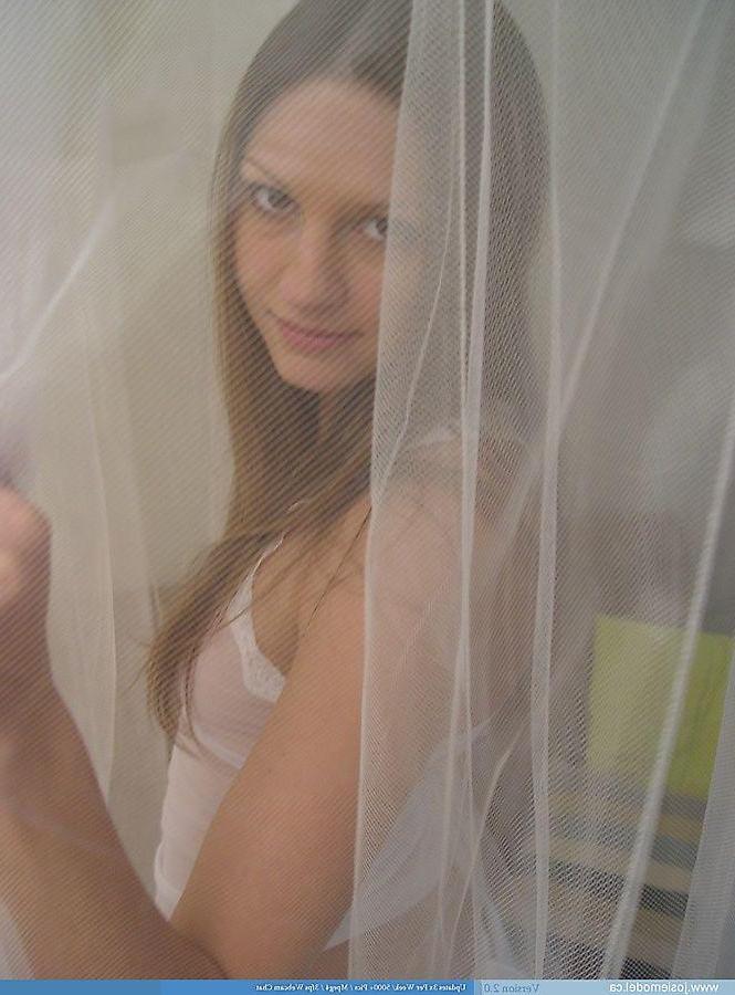 20P Pictures of teen cutie Josie Model waiting for you in the bedroom