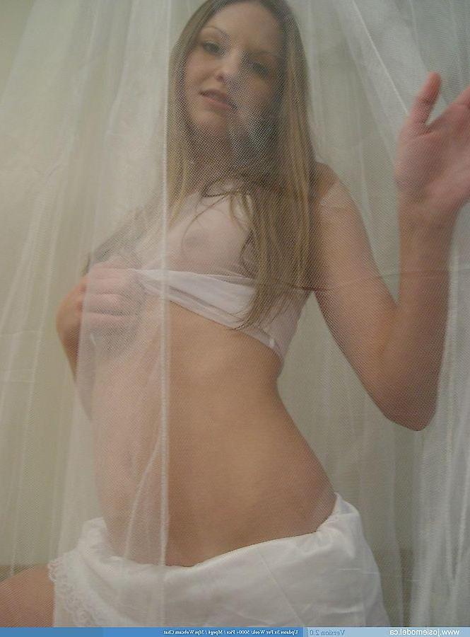 20P Pictures of teen cutie Josie Model waiting for you in the bedroom
