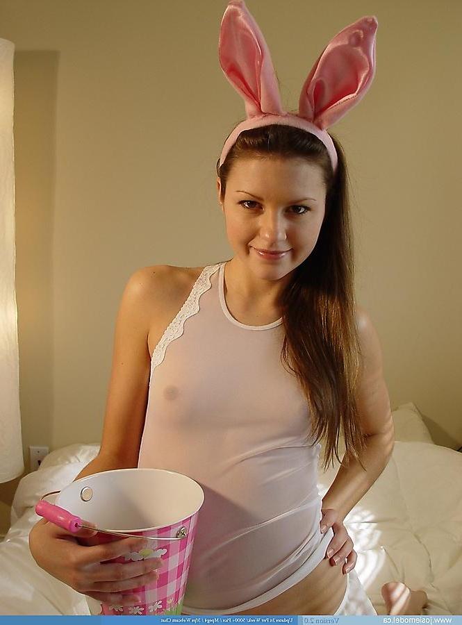 20P Pictures of teen amateur Josie Model dressed for some wild bunny sex