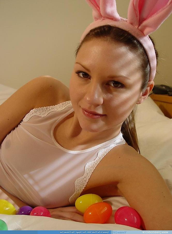20P Pictures of teen amateur Josie Model dressed for some wild bunny sex