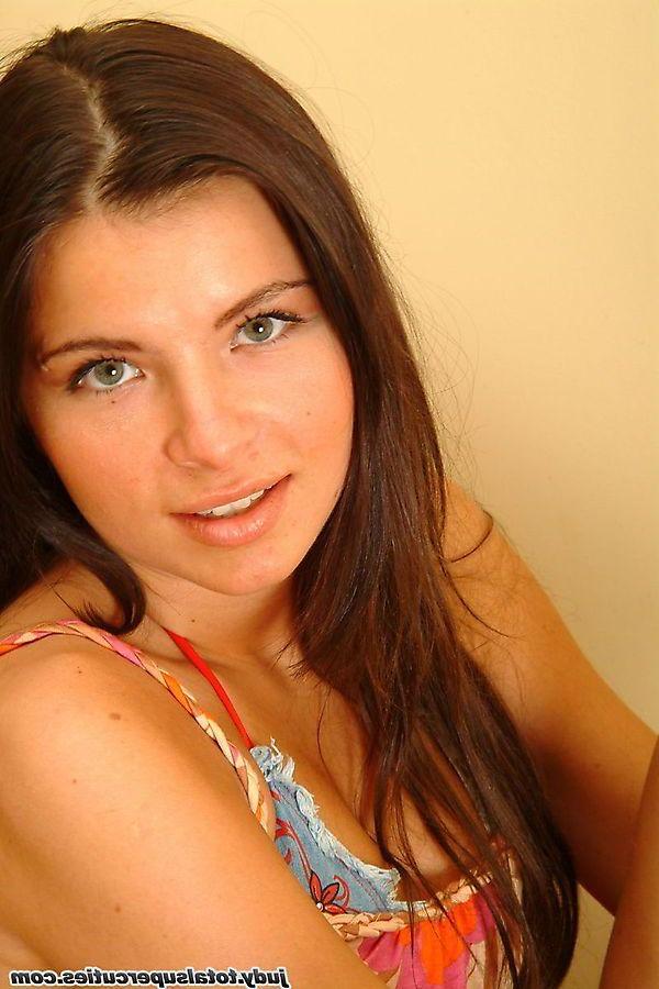 20P Pictures of teen cutie Judy showing her hot naked fuckable body
