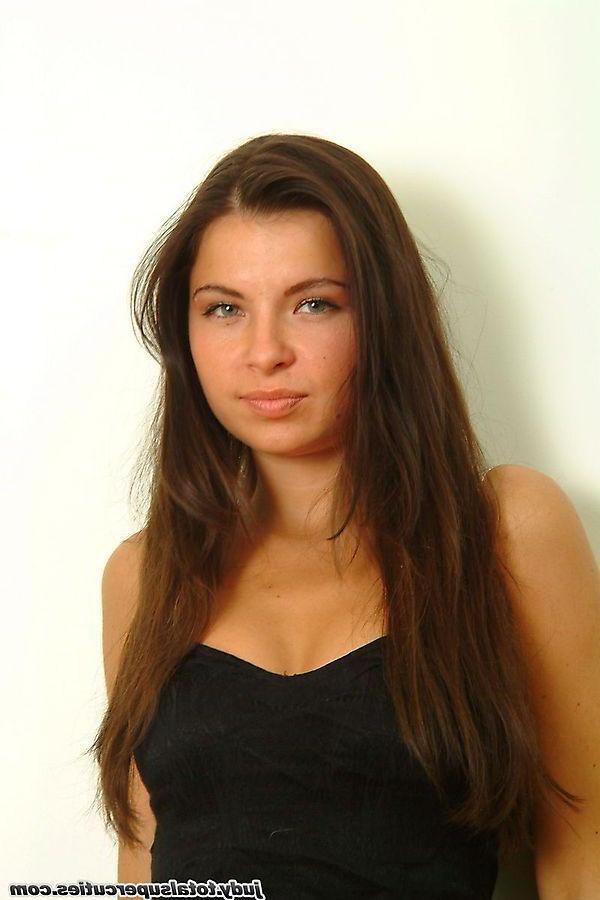 20P Pictures of Judy showing her hot body