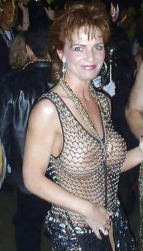 25P Deauxma - Dressing slutty