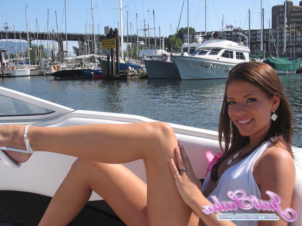 20P Pictures of Just Sasha teasing with her hot body