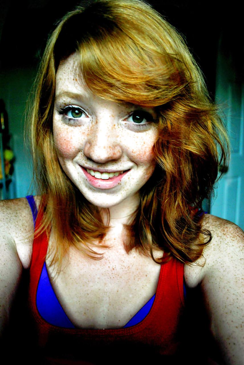 22P Freckles: a constellation 