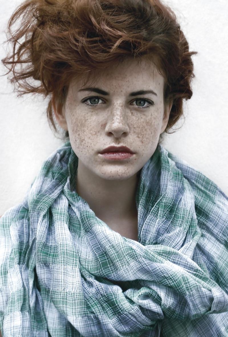 22P Freckles: a constellation 