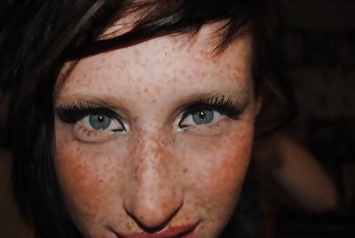 22P Freckles: a constellation 