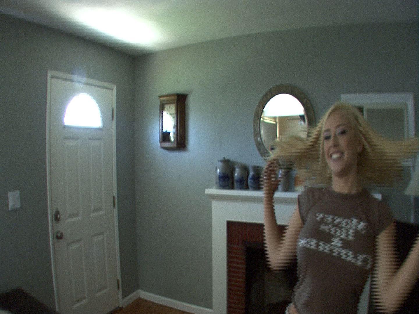 16P Fine ass blonde chick Kagney Linn Karter does her dude dirty!