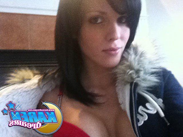 20P Pictures of Karen Dreams taking sexy pics of herself