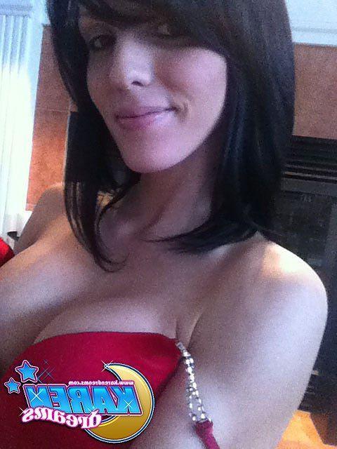 20P Pictures of Karen Dreams taking sexy pics of herself