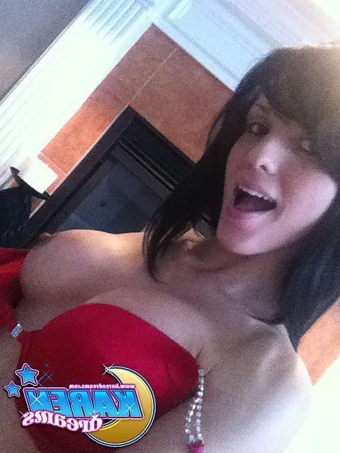 20P Pictures of Karen Dreams taking sexy pics of herself