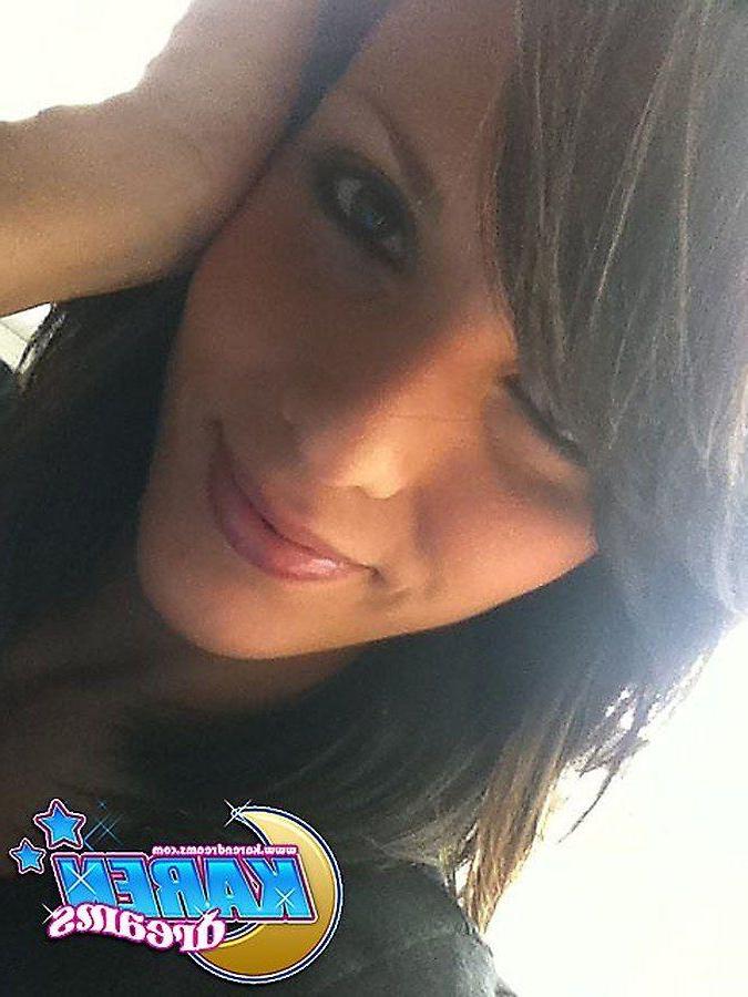 20P Pictures of teen Karen Dreams taking sexy pics of her hot body