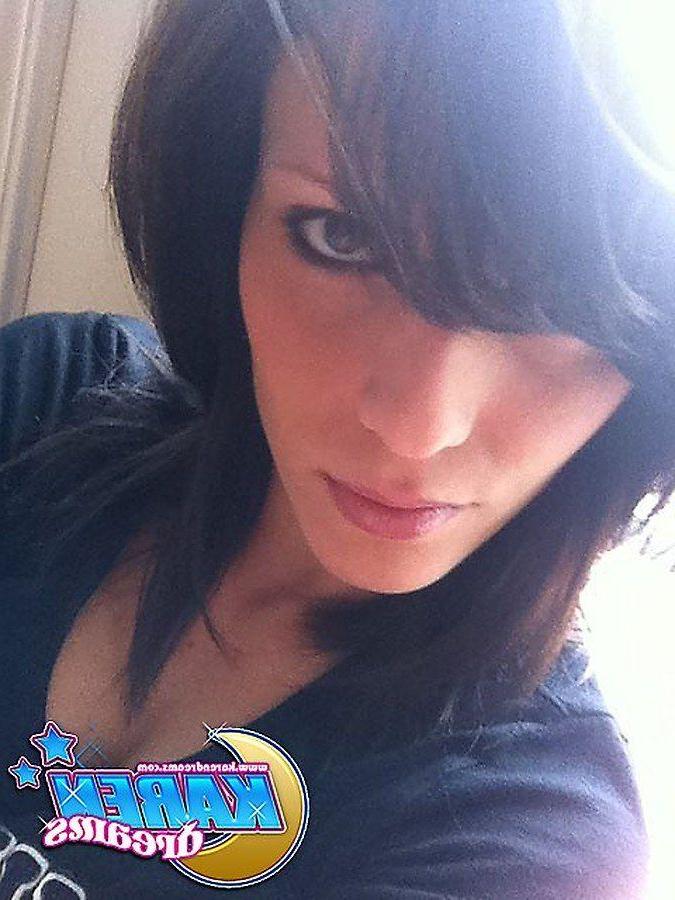 20P Pictures of teen Karen Dreams taking sexy pics of her hot body